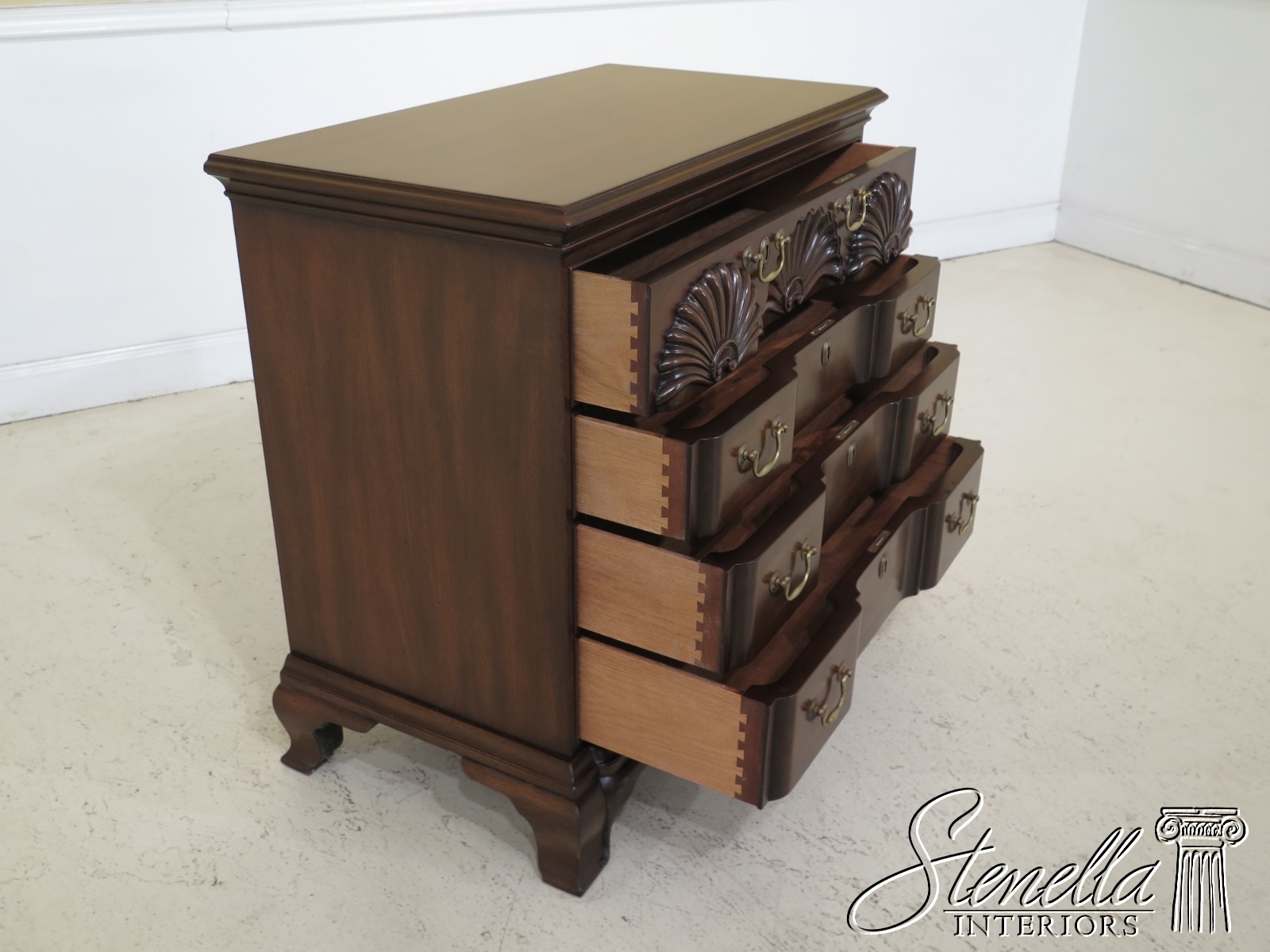 46788EC KITTINGER HN18 Historic Newport Goddard Style Mahogany Chest