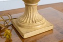 F69769: Vintage Neoclassical Urn Table Lamp w. Swi