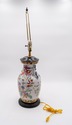 F69642: Chinoiserie Porcelain Urn Jar Table Lamp