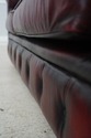 L73985: Chesterfield Tufted Leather English Lovese