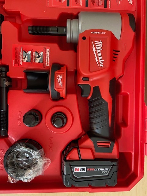 New Milwaukee M18 Force Logic 10 Ton Knockout Tool 1 2