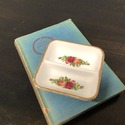Old Country Roses Royal Albert Divided Ashtray Eng
