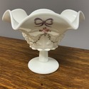 Westmoreland Pedestal Footed Bowl Roses & Bows Mil