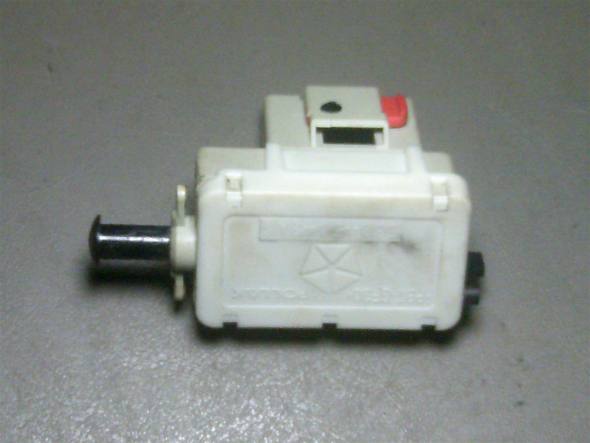 2003 Chrysler Town And Country 3.3L Manual Brake Pedal Assembly Mounted  Brake Light Switch This