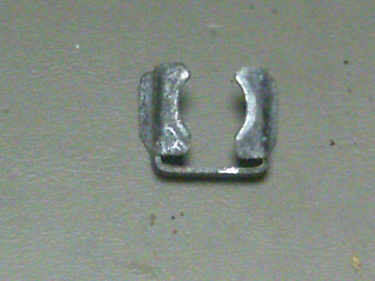 03 2003 Town And Country 3.3L Fuel Injector Rail Clip Holder Retainer