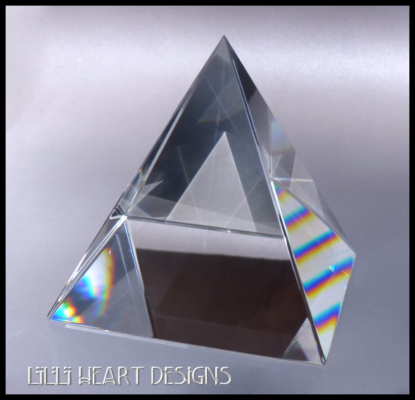 HUMONGOUS RARE AUSTRIAN CUT CRYSTAL GLASS PYRAMID PRISM 100mm 4” BEST PRICE