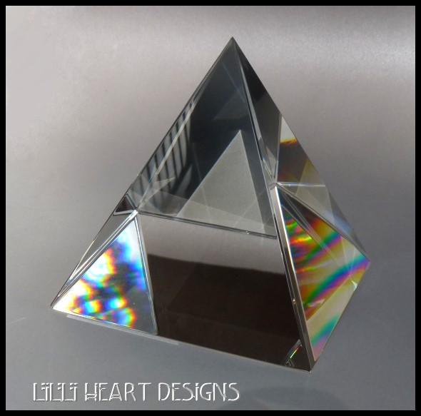 HUMONGOUS RARE AUSTRIAN CUT CRYSTAL GLASS PYRAMID PRISM 100mm 4” BEST PRICE