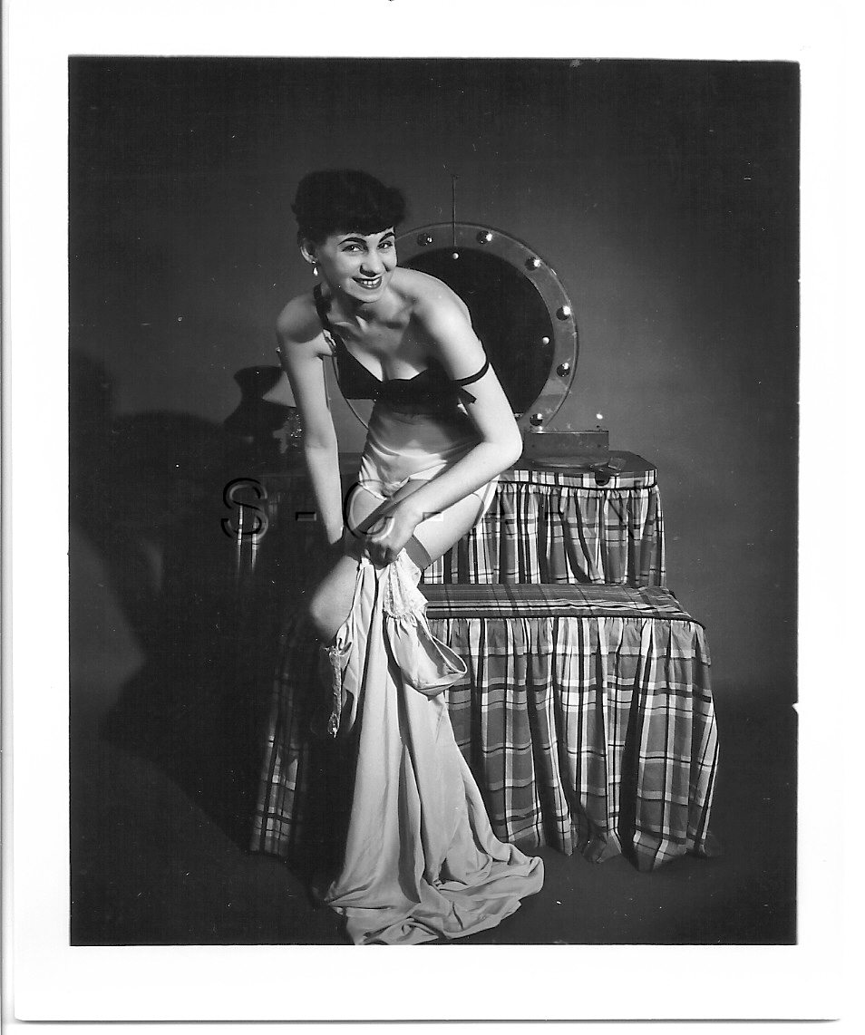Org Vintage 1940s 50s Sepia Semi Nude Rp Brunette Takes Off Skirt Bra Panties Ebay
