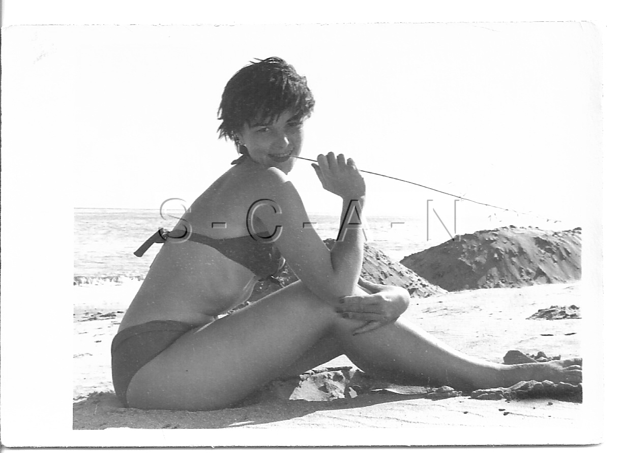 Org Vintage Amateur Semi Nude 40s 60s Rp Legs Bikini Beach