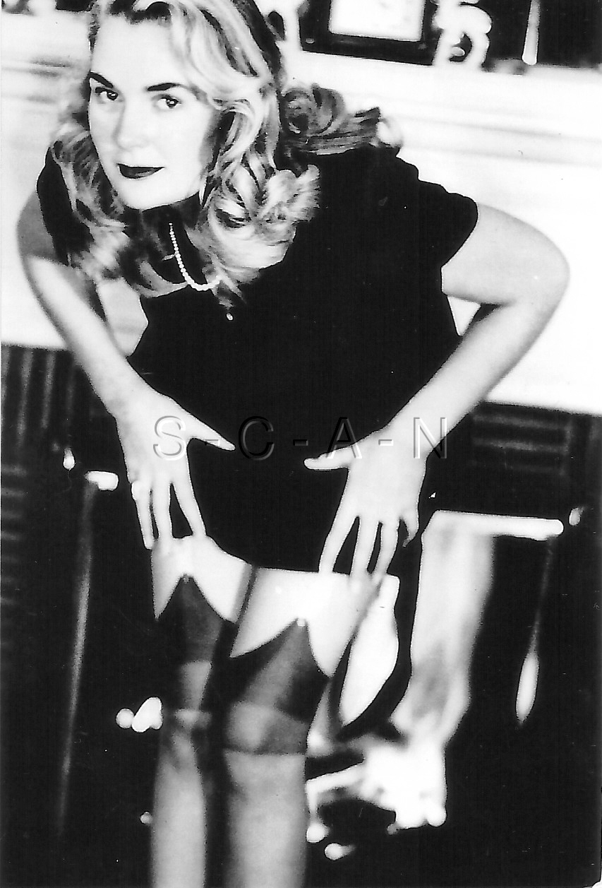 1940s60s (4 x 6) Repro Risque Pinup RP Glamour Lady Bends Over