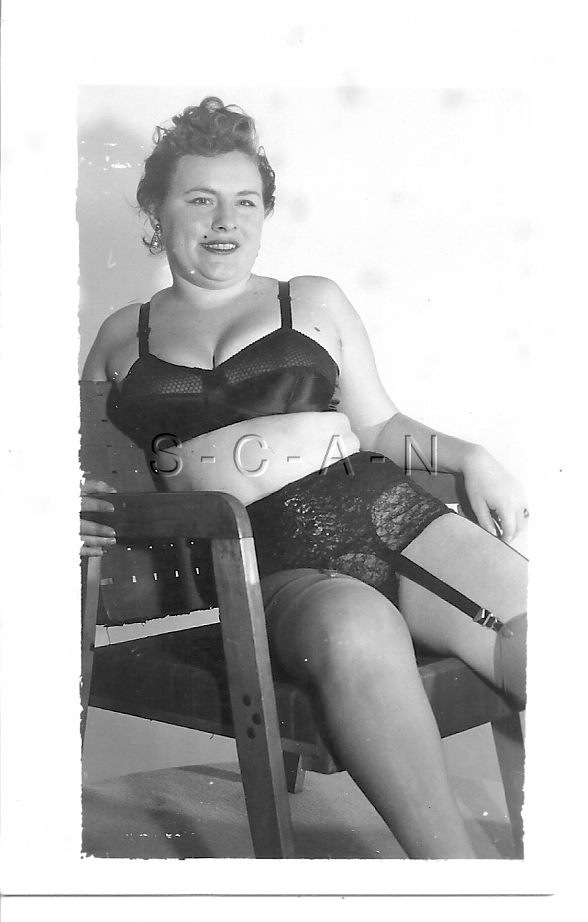 Original Vintage 1940s-50s Semi Nude RP- Endowed Heavy Set 