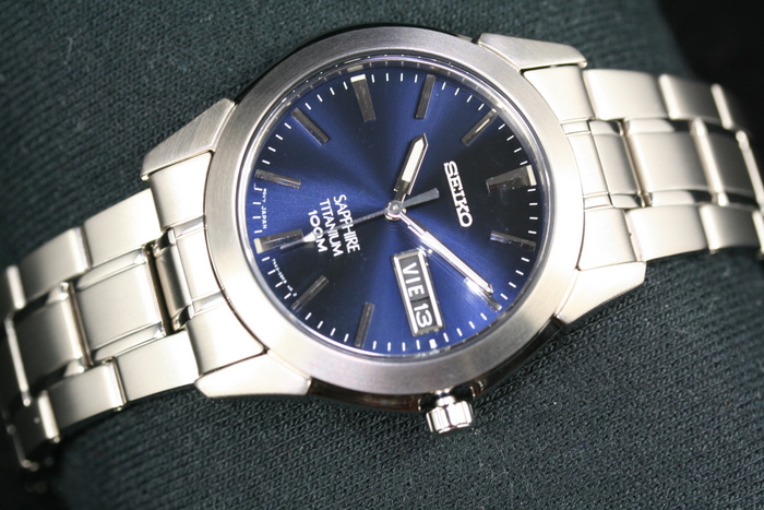 LATEST SEIKO SAPPHIRE CRYSTAL 100M TITANIUM WATCH SGG729P1 | eBay