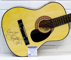 RARE!! LORETTA LYNN Signed AUTOGRAPH on Country Music Guitar