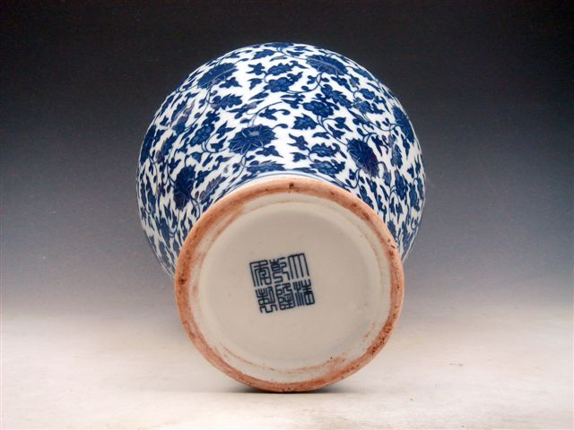 中国骨董品　青白い花と動物の模様の陶器ボウル 中国骨董品 青白い花と動物の模様の陶器ボウル - メルカリ