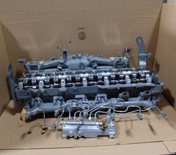 オツベル2001 Cylinder Head 55351330, Z10XEP for OPEL - athousakis.gr