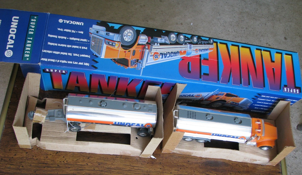 ★ UNOCAL76 SUPER TANKER（ユノカル76・スーパータンカー) UNOCAL 76 Supertanker 1:36 AD GAP Group New Opened Box | eBay