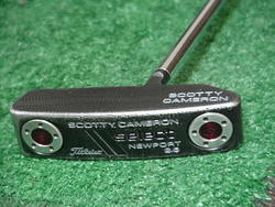 Titleist Scotty Cameron Black Select Newport 2.6 Center Shaft