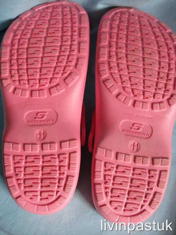 livinpastuk : Genuine Skechers Crocs Style Shoes - Pink - UK 7 - Used