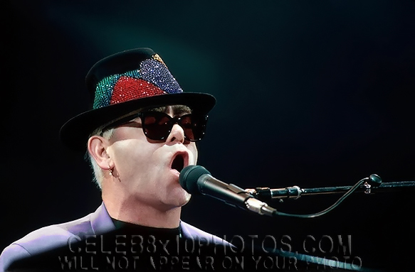 ELTON JOHN 1989 IN CONCERT ON PIANO (1) RARE 8x10 PHOTO