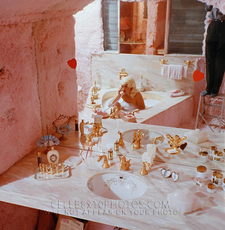 JAYNE MANSFIELD AT HOME IN BATHTUB (2) RARE 8x10 PHOTOS 