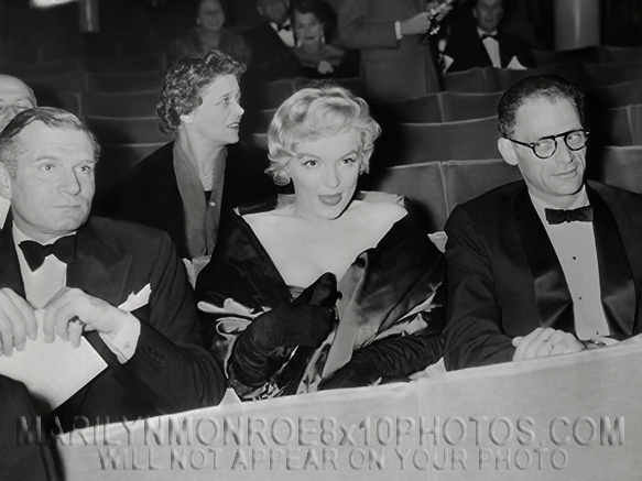 MARILYN MONROE At THEATER with ARTHUR (1) RARE 8x10 PHOTO