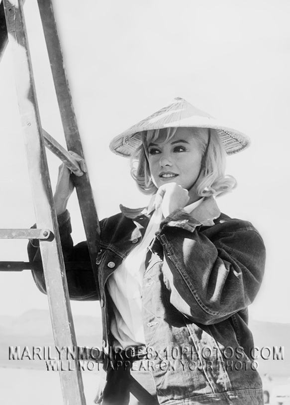 MARILYN MONROE MISFITS in Asian Sun Hat (1) RARE 8x10 PHOTO