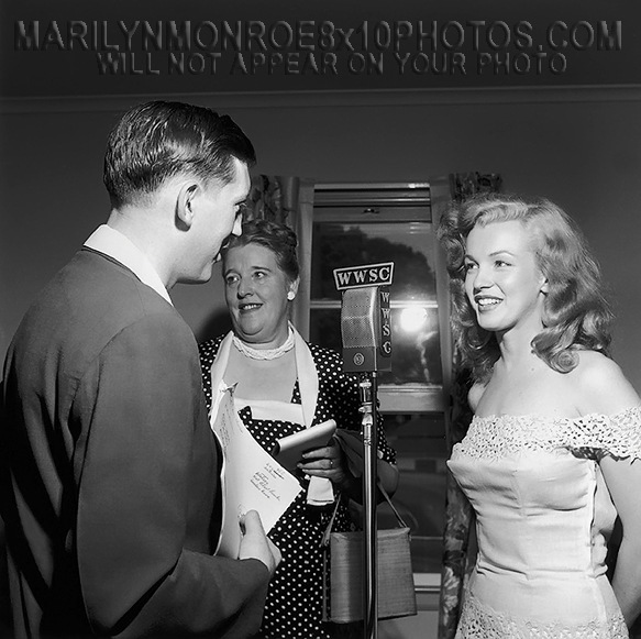 MARILYN MONROE 1947 RADIO ANNOUNCER (2) RARE 8x10 PHOTOS 