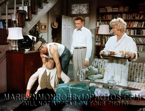 MARILYN MONROE 7 YEAR ITCH ONtheSET (2) RARE 8x10 PHOTOS 