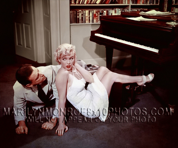 MARILYN MONROE 7 YEAR ITCH ONtheSET (2) RARE 8x10 PHOTOS