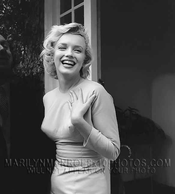 MARILYN MONROE A SMILE and A DRESS (1) RARE 8x10 PHOTO