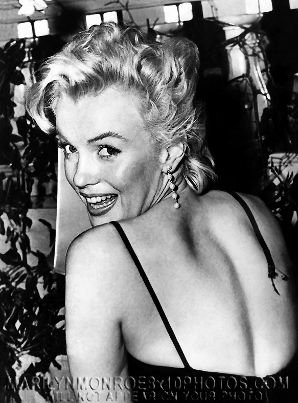 MARILYN MONROE BACKSTRAP BROKE (1) RARE 8x10 PHOTO