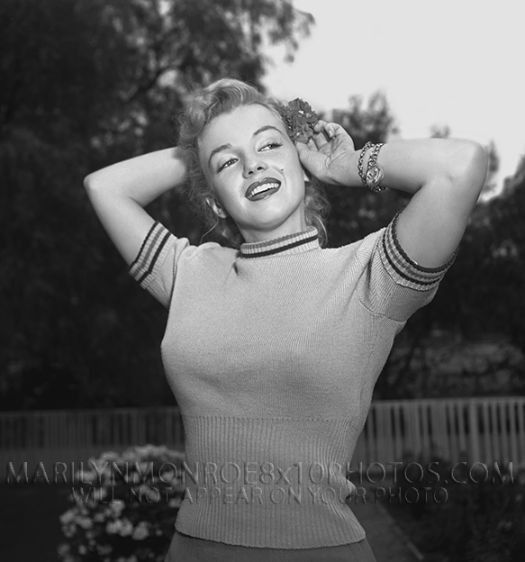 MARILYN MONROE BACKYARD EXERCISING (3) RARE 8x10 PHOTOS