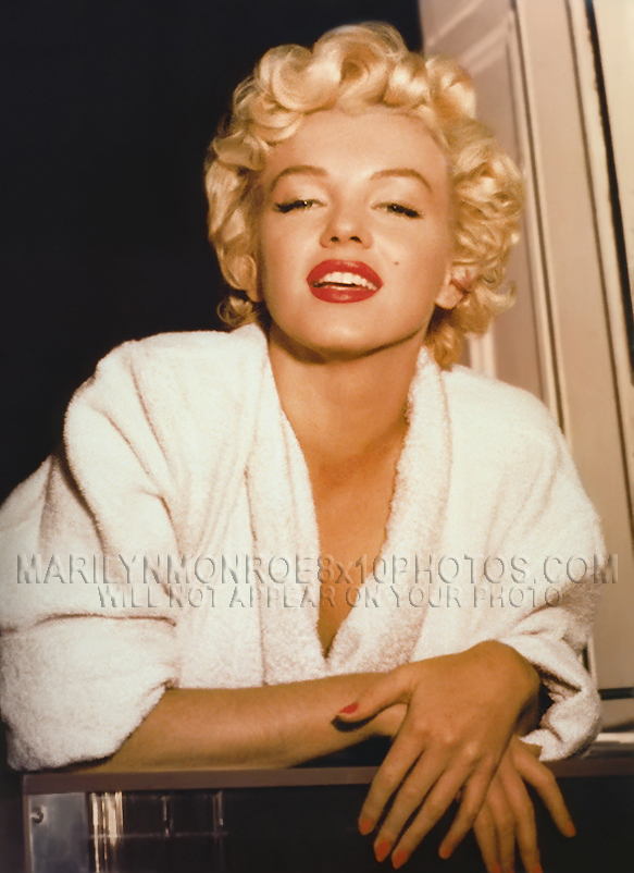 MARILYN MONROE BATHROBED BEAUTY (1) RARE 8x10 PHOTO