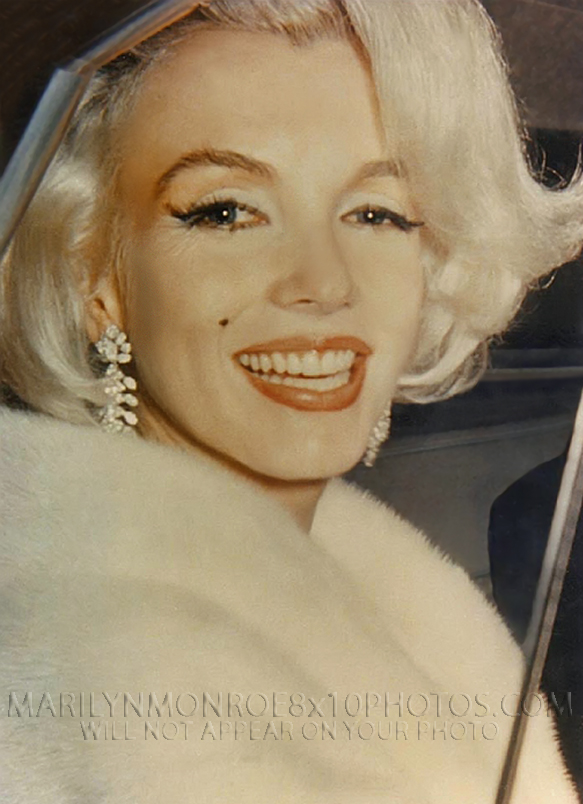 MARILYN MONROE BEAUTY IN A CAR (1) RARE 8x10 PHOTO