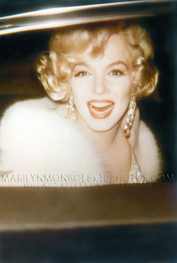 MARILYN MONROE BEAUTY IN CAR WINDOW (2) RARE 8x10 PHOTOS 