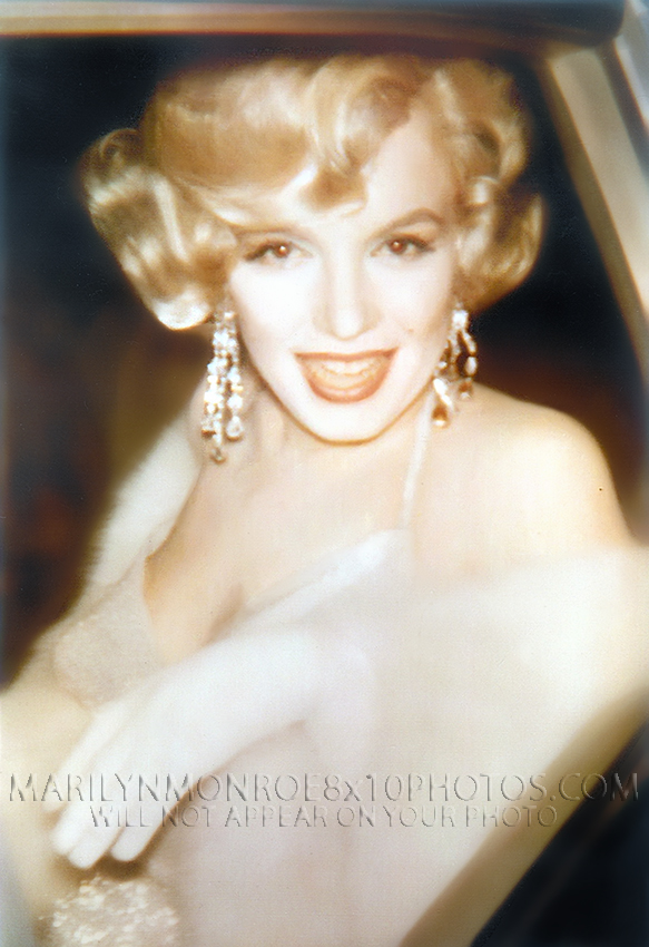 MARILYN MONROE BEAUTY IN CAR WINDOW (2) RARE 8x10 PHOTOS