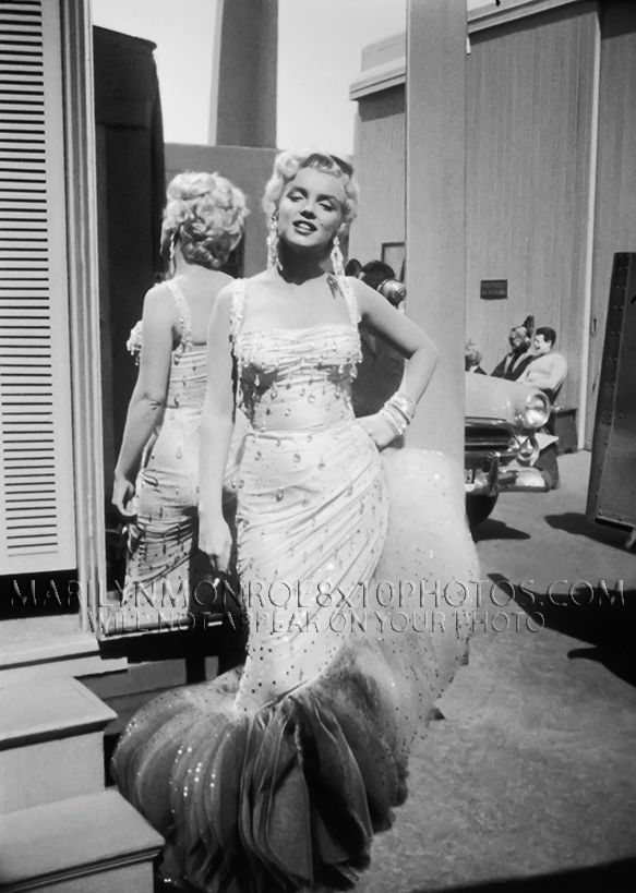 MARILYN MONROE BEAUTY IN LAVISHDRESS (2) RARE 8x10 PHOTOS 