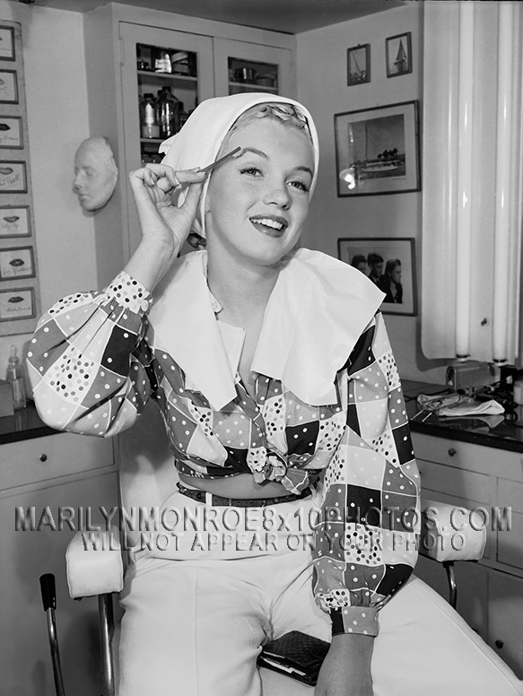 MARILYN MONROE BEAUTY IN MAKEUP CHAIR (3) RARE 8x10 PHOTOS