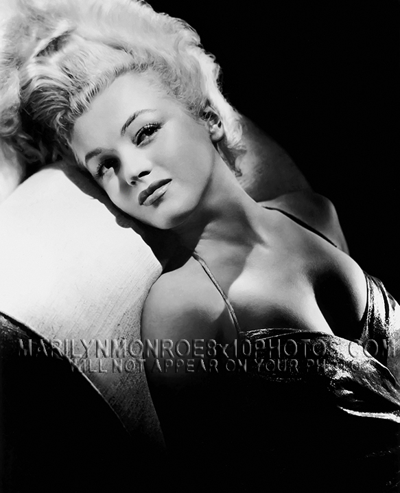 MARILYN MONROE BEAUTY ON A COUCH (1) RARE 8x10 PHOTO