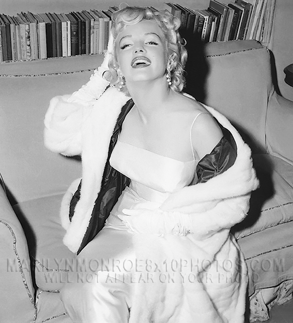 MARILYN MONROE BEAUTY ON A SOFA (1) RARE 8x10 PHOTO