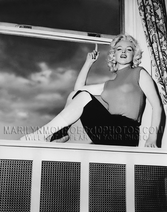 MARILYN MONROE BEAUTY ON WINDOW SiLL (1) RARE 8x10 PHOTO