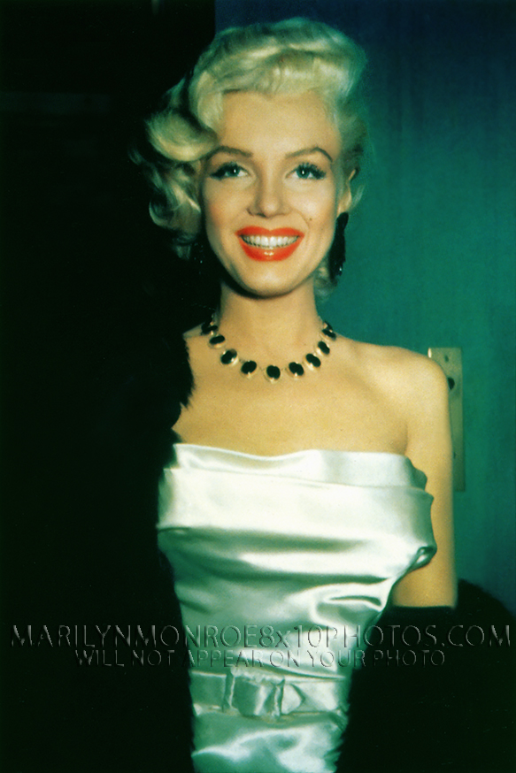 MARILYN MONROE BEAUTY OUT ON THE TOWN (1) RARE 8x10 PHOTO