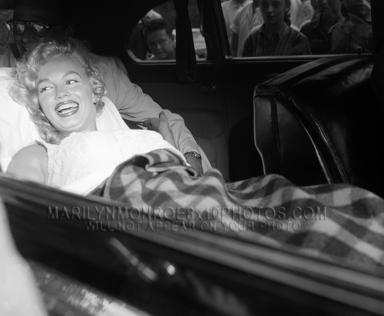 MARILYN MONROE BED IN A CAR watchers (1) RARE 8x10 PHOTO