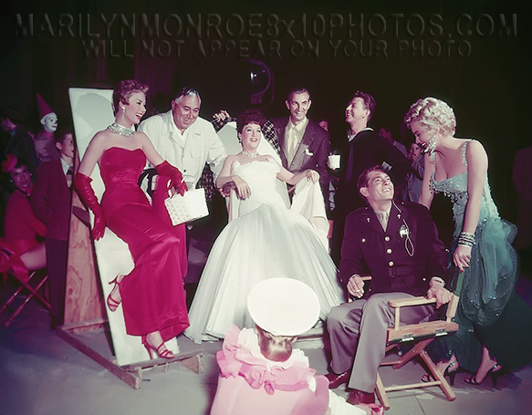 MARILYN MONROE BEHIND SCENES withCAST (1) RARE 8x10 PHOTO