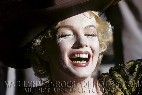 MARILYN MONROE BIG SMILE AT RODEO (1) RARE 8x10 PHOTO