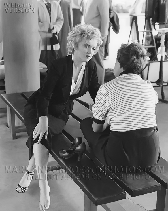 MARILYN MONROE BUS STOP BEAUTY (2) RARE 8x10 PHOTOS 