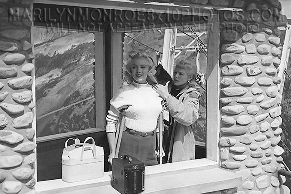 MARILYN MONROE CABINSHOT HAIRFIX (1) RARE 8x10 PHOTO