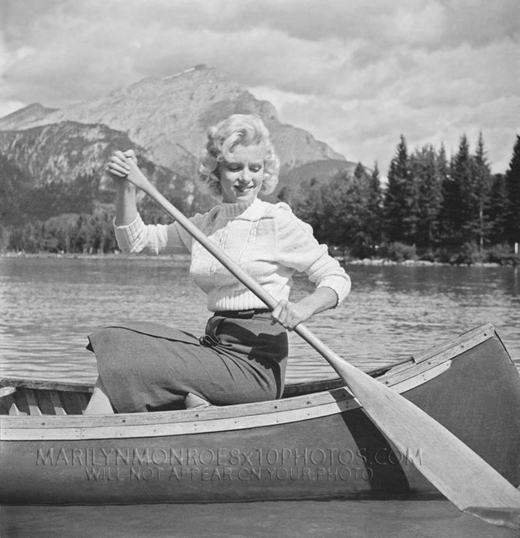 MARILYN MONROE CANOEING ON A LAKE (1) RARE 8x10 PHOTO