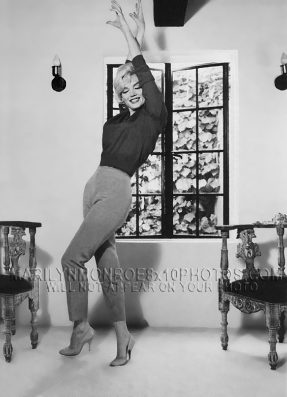 MARILYN MONROE CASUAL WEAR AT HOME (3) RARE 8x10 PHOTOS 