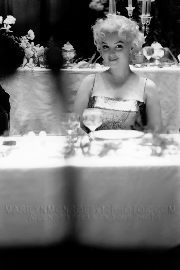 MARILYN MONROE DINNER FOR ONE BEAUTY (1) RARE 8x10 PHOTO